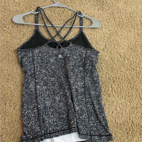 Lululemon tank top with built in bra - Picture 1 of 2
